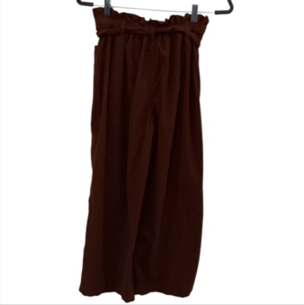 American Eagle, light weight, cropped corduroy Wide legged pants, size small